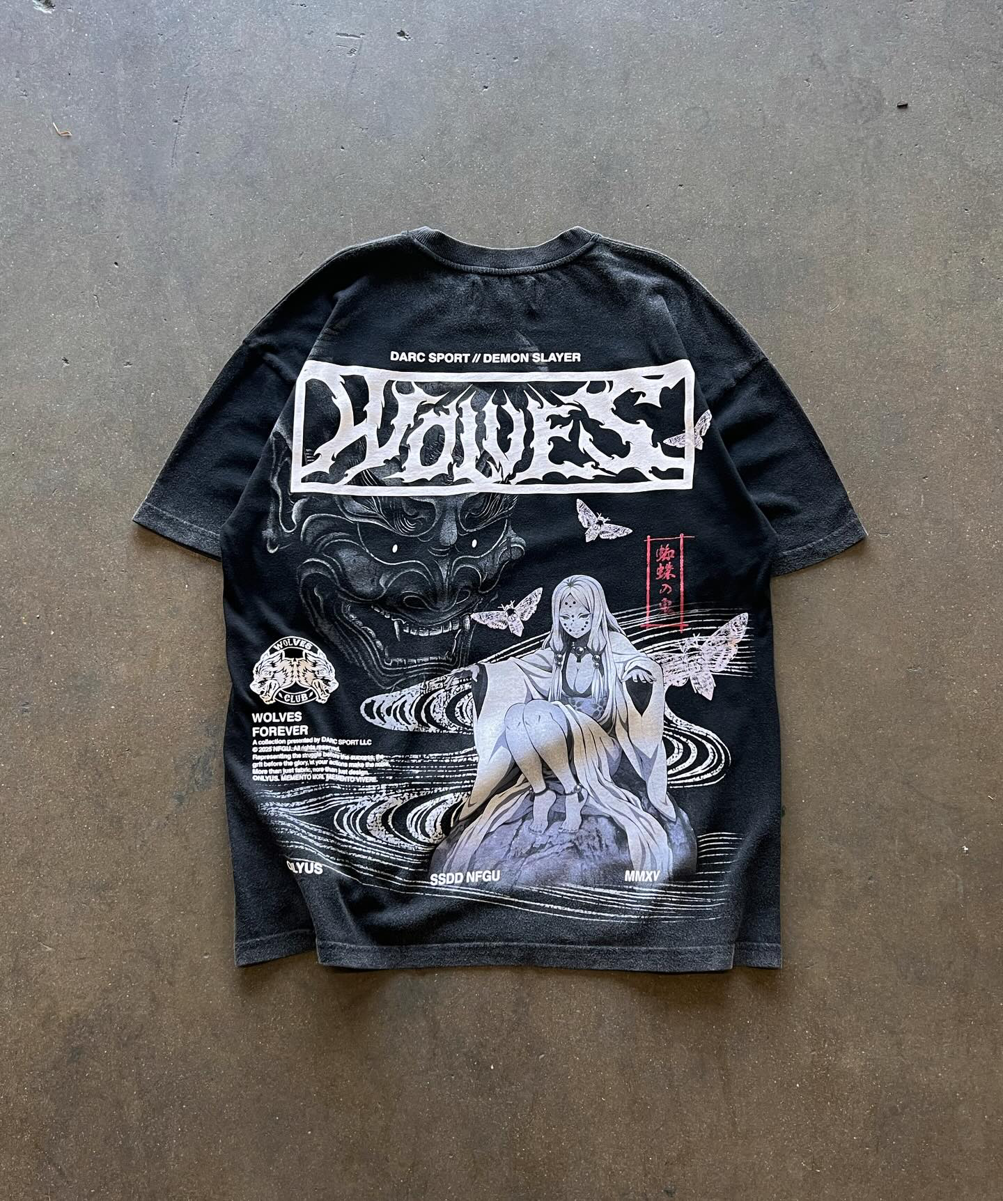 CAMISETA OVERSIZED - WHITE WIDOW