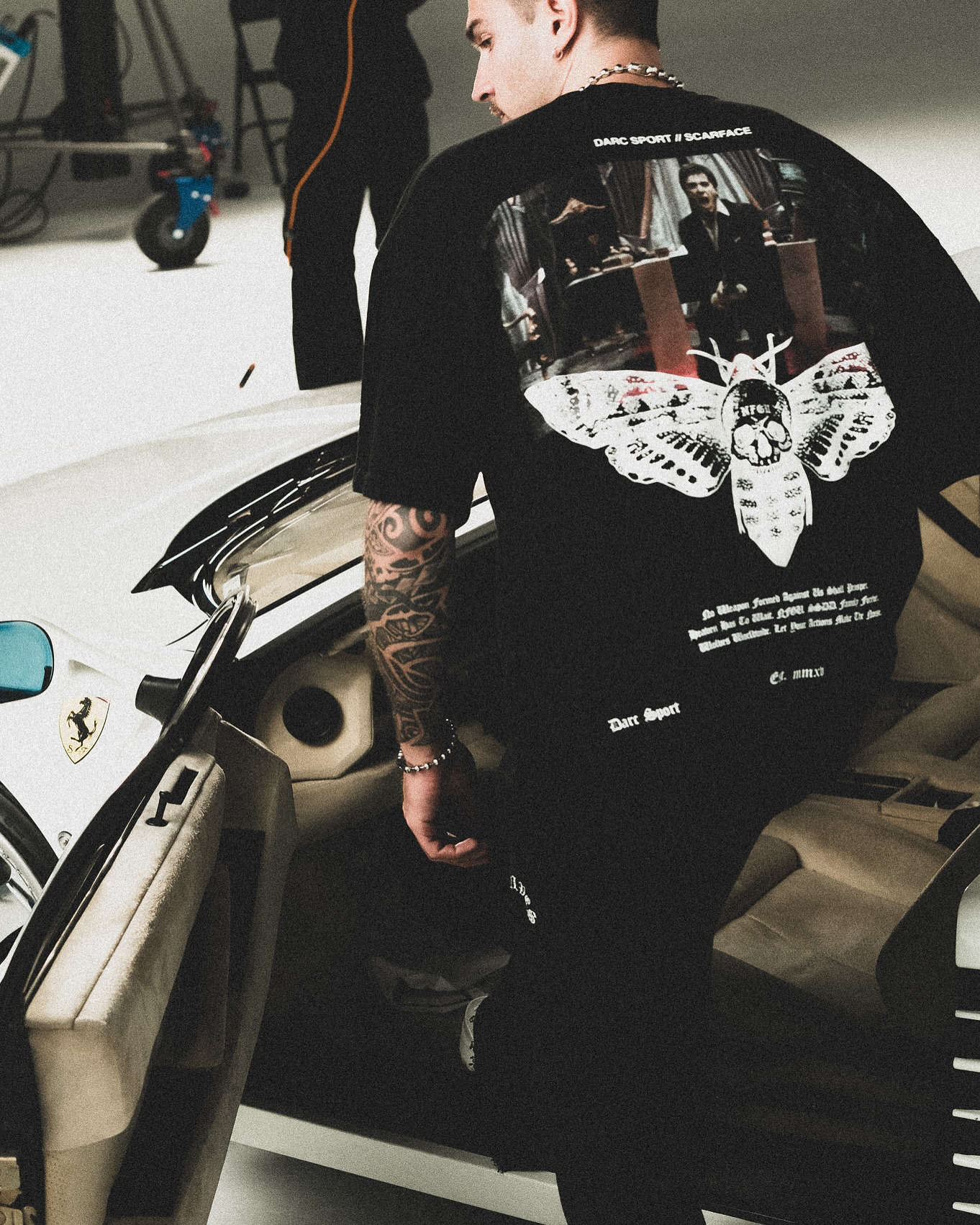 CAMISETA OVERSIZED - SAY HELLO BLACK