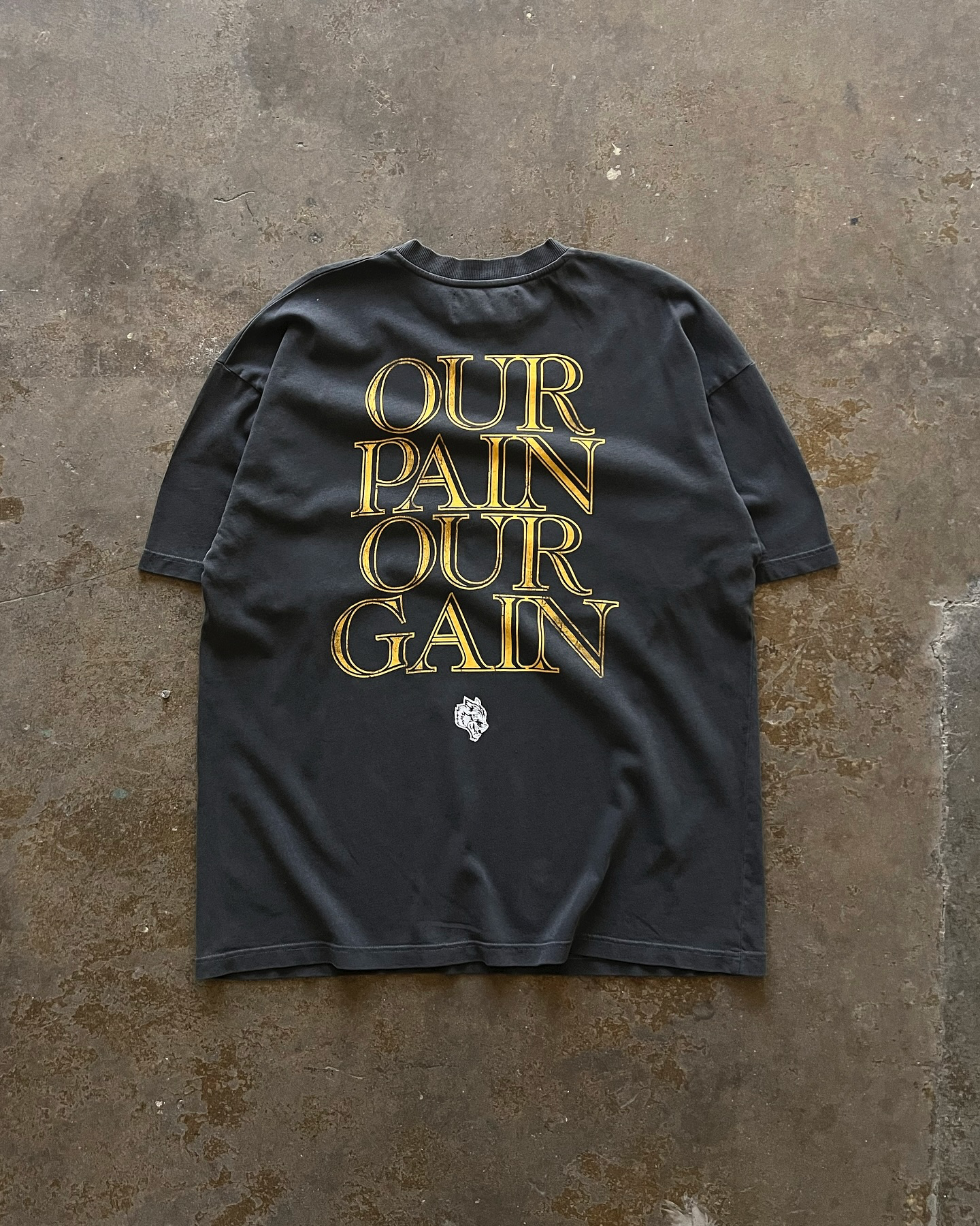 CAMISETA OVERSIZED - OUR PAIN OUR GAIN