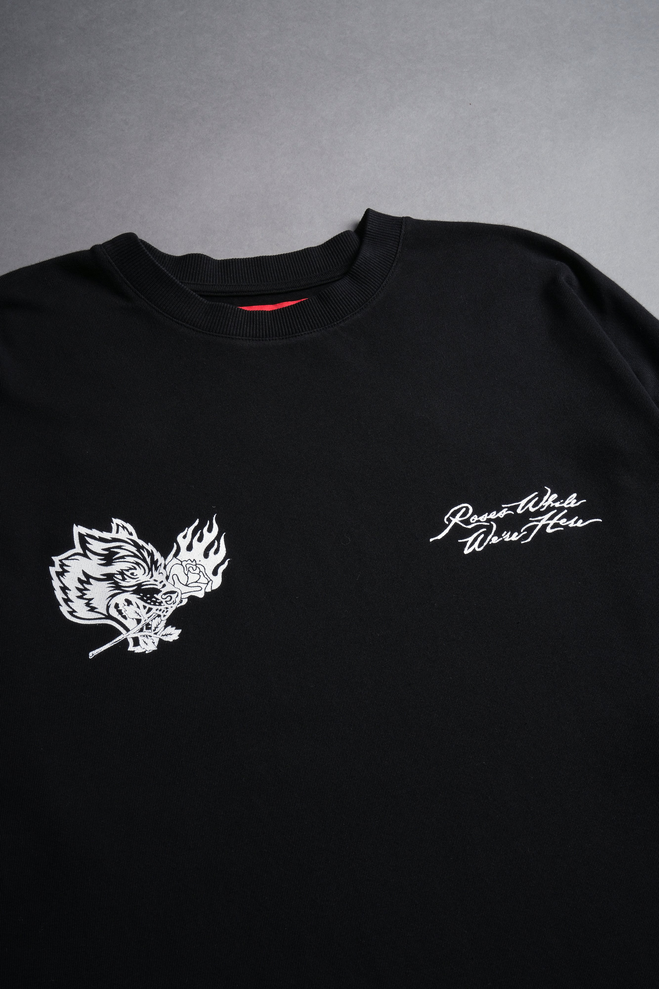 CAMISETA OVERSIZED - ROSES WHILE WE'RE HERE