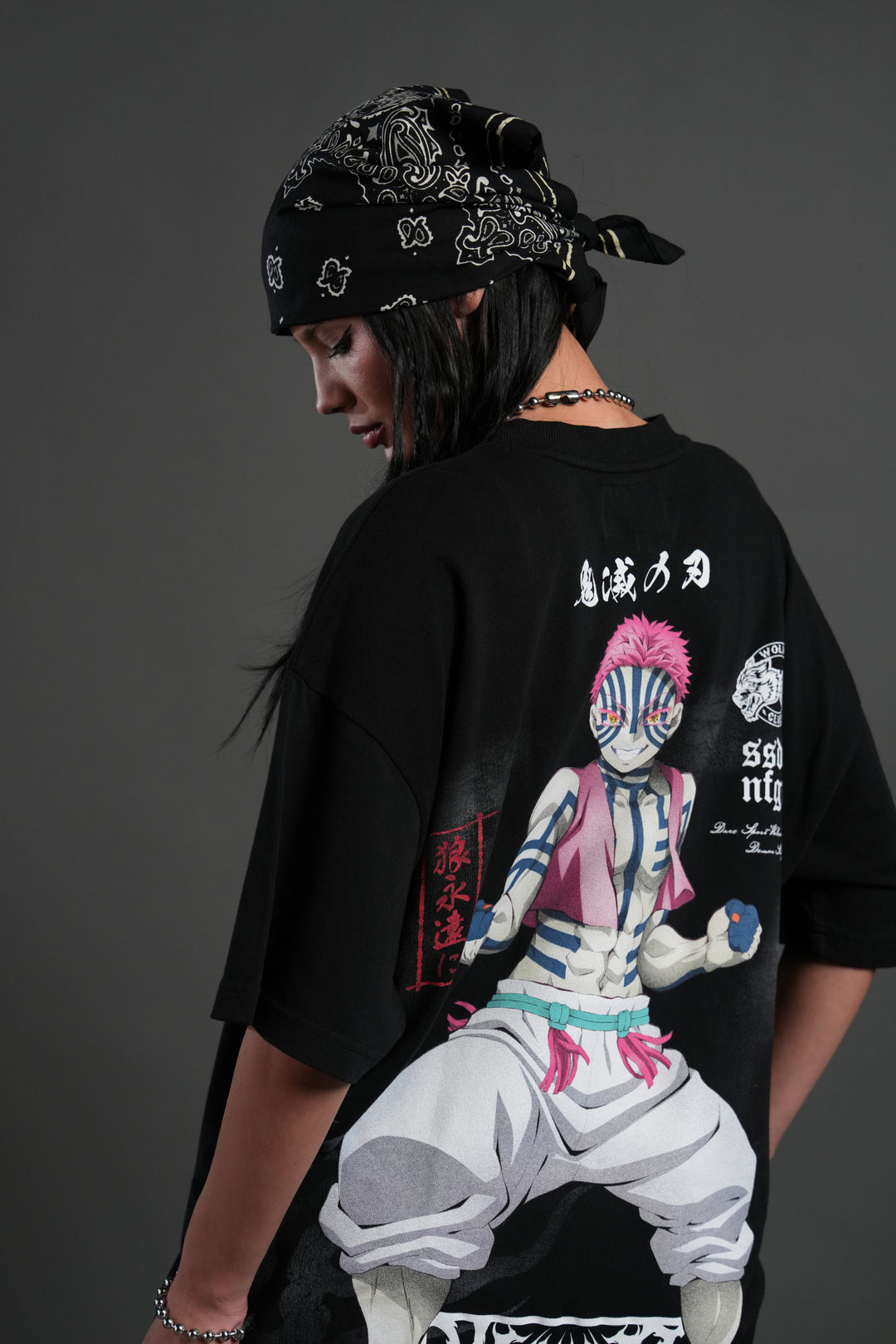 CAMISETA OVERSIZED - UPPER THREE