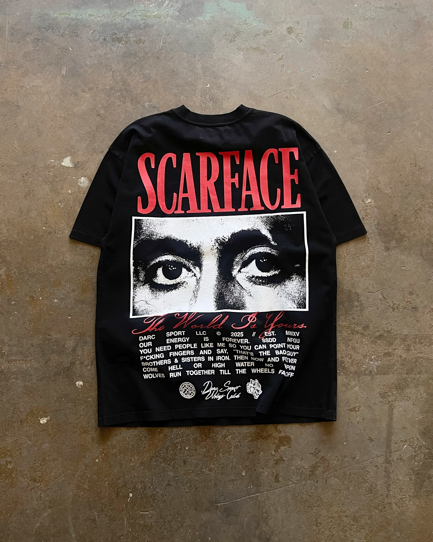 CAMISETA OVERSIZED - THE EYES CHICO BLACK